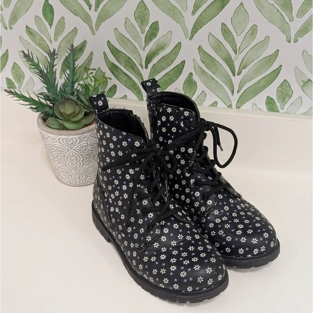 Levi's Black Boots Lave Up Zip Up 4 Girl's Grunge Waterproof Whimsigoth Floral